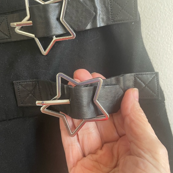 SOCIAL COLLISION BLACK BOX PLEAT MINI SKIRT TULLE RUFFLES SILVER STAR BUCKLES - Picture 5 of 13